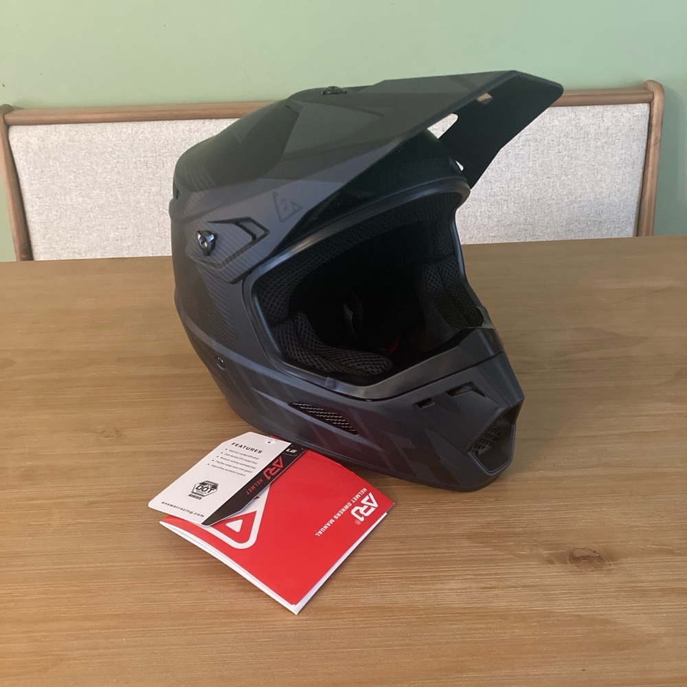 2023 AR1 V2 Helmet